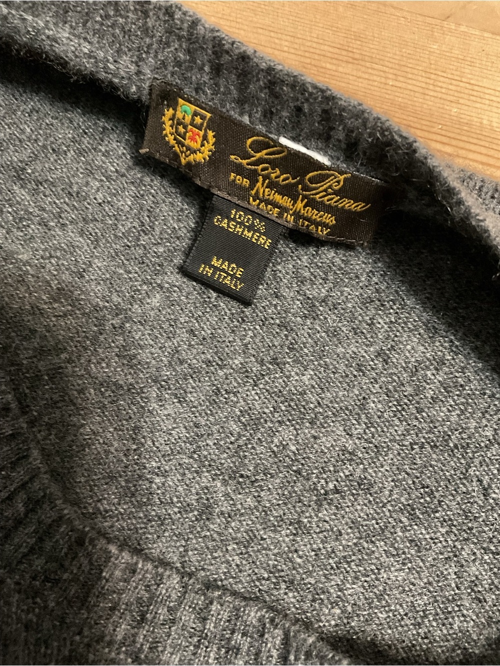 Loro Piana Cashmere Charcoal Short-Sleeve Crewneck Sweater - Picture 5 of 6